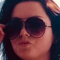 Mackenzie J Çıplak