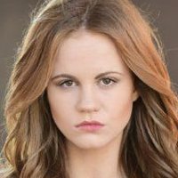 Mackenzie Lintz Çıplak