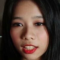 Maika Yinghua Çıplak