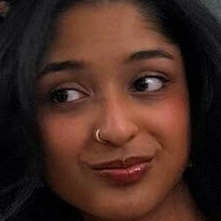 Maitreyi Ramakrishnan Çıplak