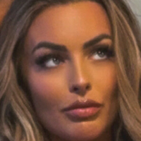 Mandy Sacs Çıplak