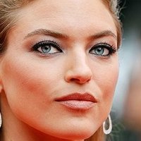 Martha Hunt Çıplak