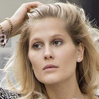 Maximiliane Bauer Çıplak