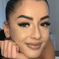 Medeea_Larisa Çıplak