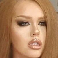 Megan Carys Gomer Çıplak