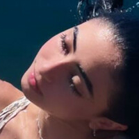 Megan Larian Çıplak