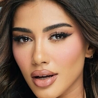 melinda ademi Çıplak