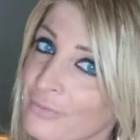 Mikela Lattanzi Çıplak