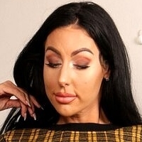 Mila Amora Çıplak