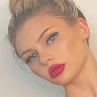 Mila Sobolov Çıplak