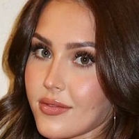 Miley Reynolds Çıplak