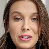 Millie Bobby Çıplak