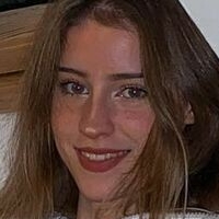 Mira Szalma Çıplak