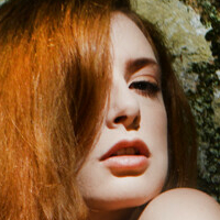Misha Lowe Çıplak