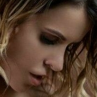 Model Sharona Çıplak