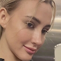 Molly Divine Çıplak