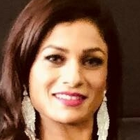 Mona Bhavsar Çıplak