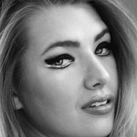 Monica Foley Çıplak