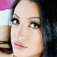 Nadia May Betina Çıplak