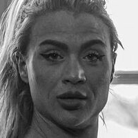 Nadine Claudia Huber Çıplak