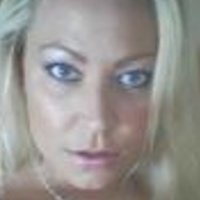 Nadine Riess Çıplak