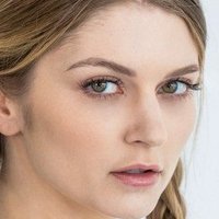 Nadya Nabakova Çıplak