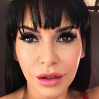 Naima Guidi Çıplak