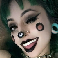 Nekomia Çıplak