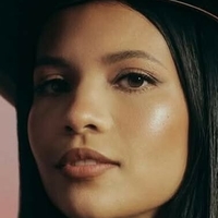 Nikki Rodriguez Çıplak