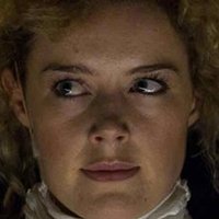 Nikki Shiels Çıplak