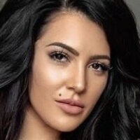 Nikki Waka Çıplak
