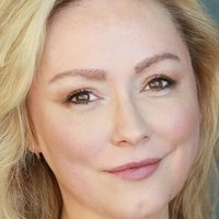 Nina Siemaszko Çıplak