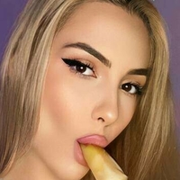 ninakhalifa Çıplak