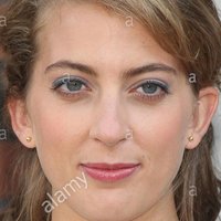 Nora Binder Çıplak