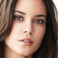 Odette Yustman Çıplak