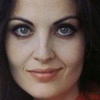 Olga Karlatos Çıplak