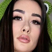 Olivia Petrov Çıplak