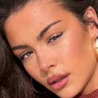 Olivia Phillips Çıplak