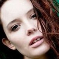 Olwen Catherine Kelly Çıplak