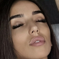 Petite Loren Çıplak
