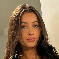 Phoebe Chakar Çıplak
