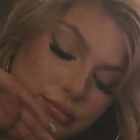 Phoebe Rian Çıplak