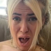 Pia July Çıplak