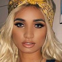 Pia Mia Çıplak