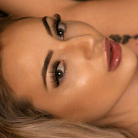 Poppy May Çıplak