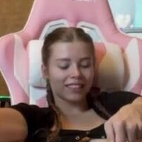 Queen_egirl Çıplak