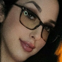 Raeraye Çıplak