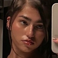 Rayna V Çıplak