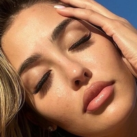 Renee Estella Çıplak