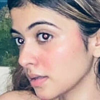 Riya Pandey Çıplak